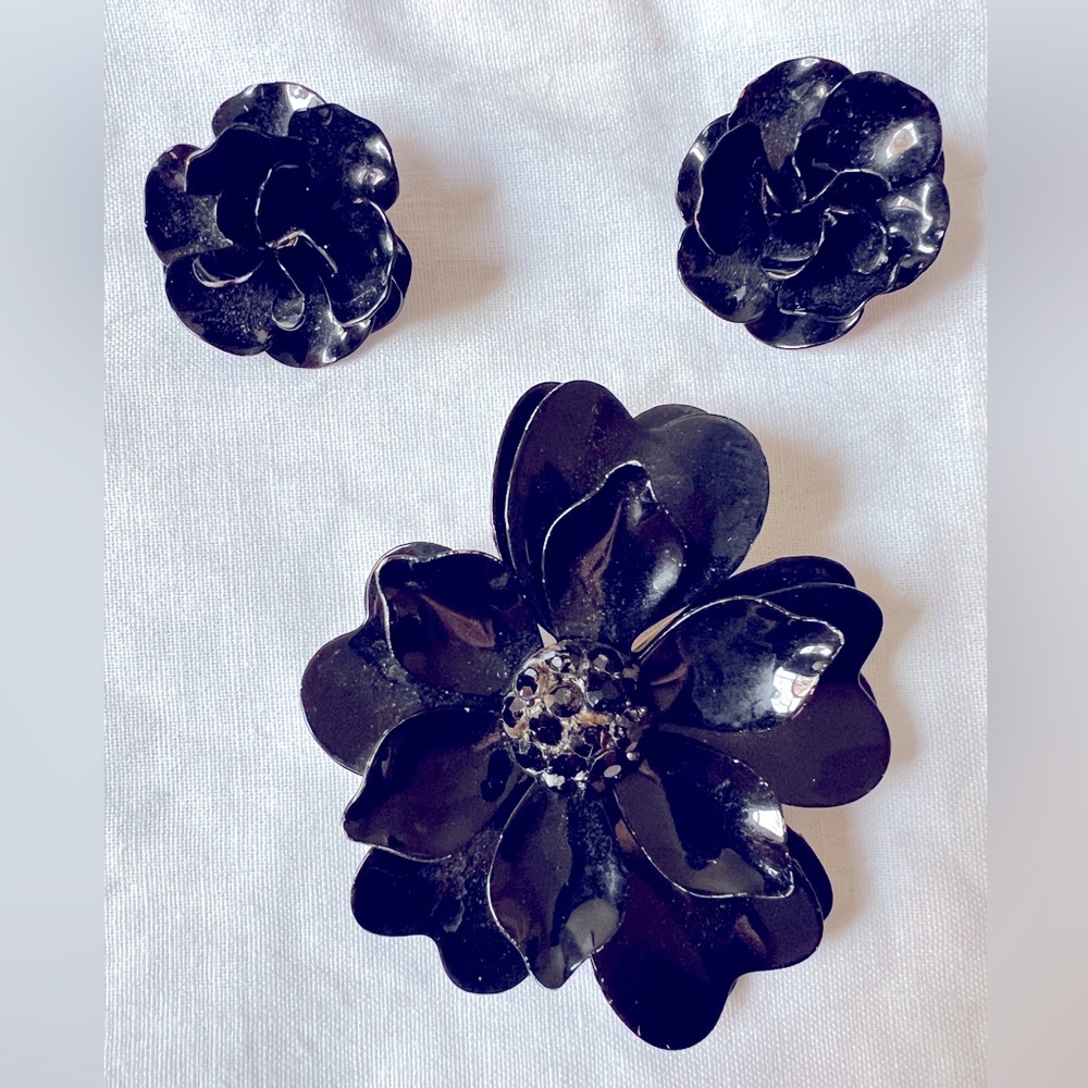 Vintage Black Flower Lapel Enamel Brooch and Clip Earrings set Goth Statement